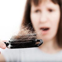 причины выпадения волос облысение